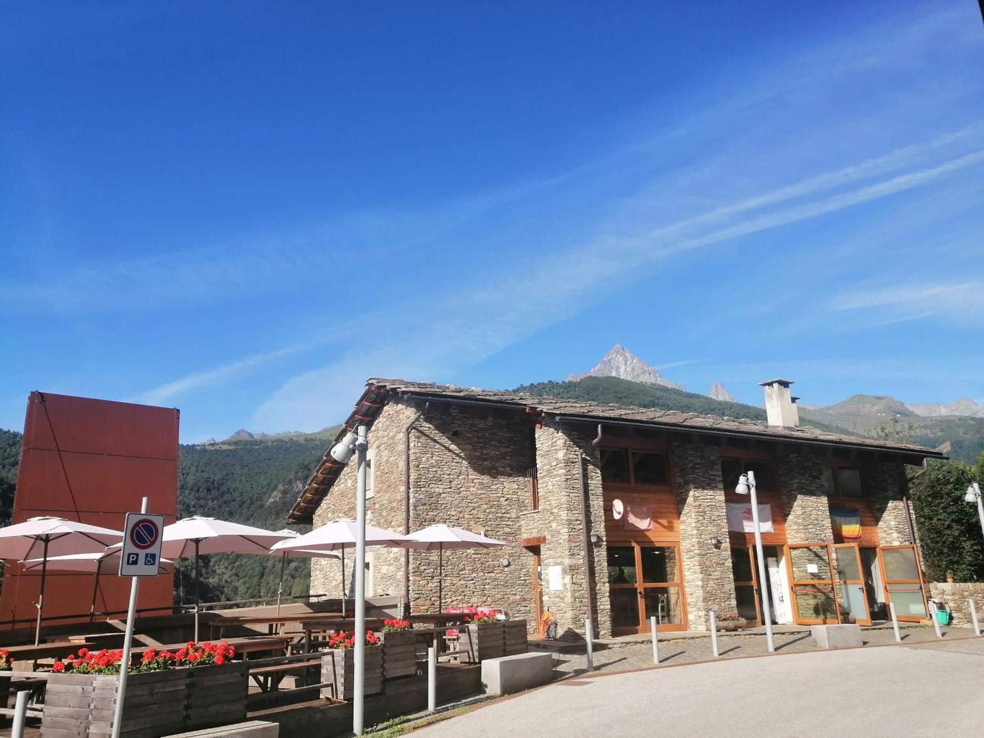 Rifugio Galaberna Hotel Ostana Екстериор снимка